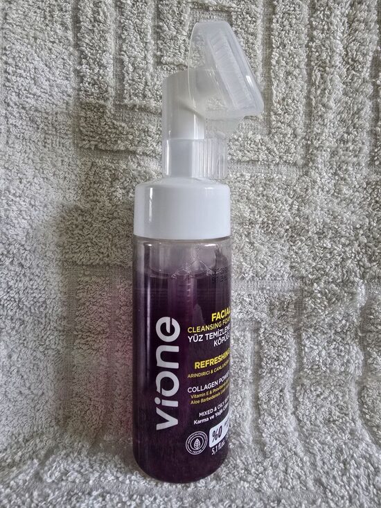 Очищающая пенка для лица Vione Refreshing Facial Cleansing Foam с щеточкой