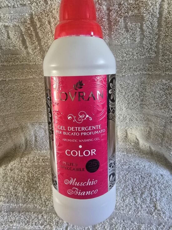 Gels krāsainas veļas mazgāšanai