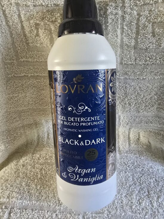 Melnu drēbju mazgāšanas komplekts