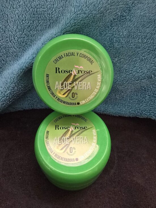 Rožu un rožu alvejas sejas un ķermeņa krēms 100 ml ES