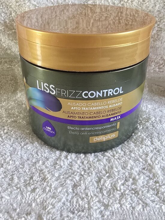 Deliplus Liss Frizz Control matu maska nepaklausīgiem, sprogainiem matiem 400 ml