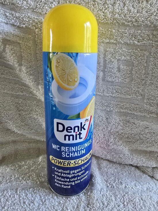 Šīs ir spēcīgas tualetes tīrīšanas putas ar citrona aromātu